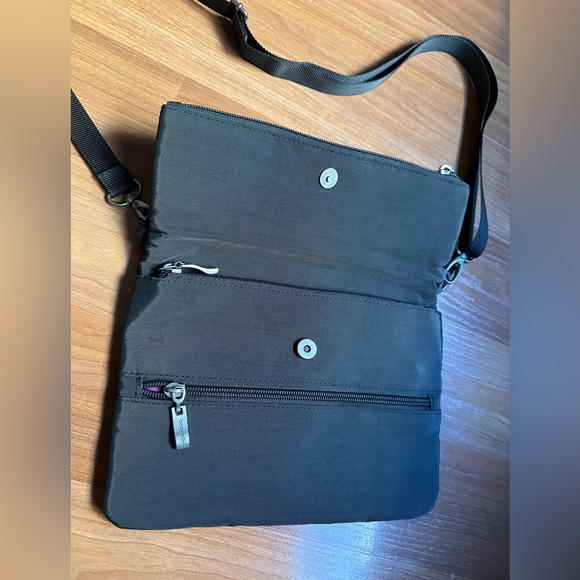 Baggallini Gray Crossbody Bag - Picture 4 of 12